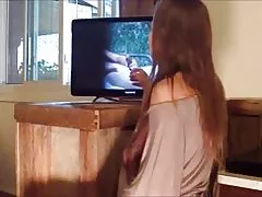 Žmona mėgsta ieško internete