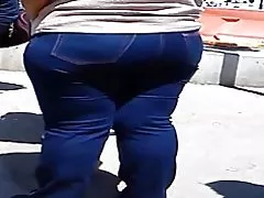Brandi, su šiek tiek nalgotas